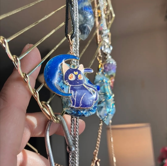 Luna on Imperial Blue Jasper - Picture 4 of 4